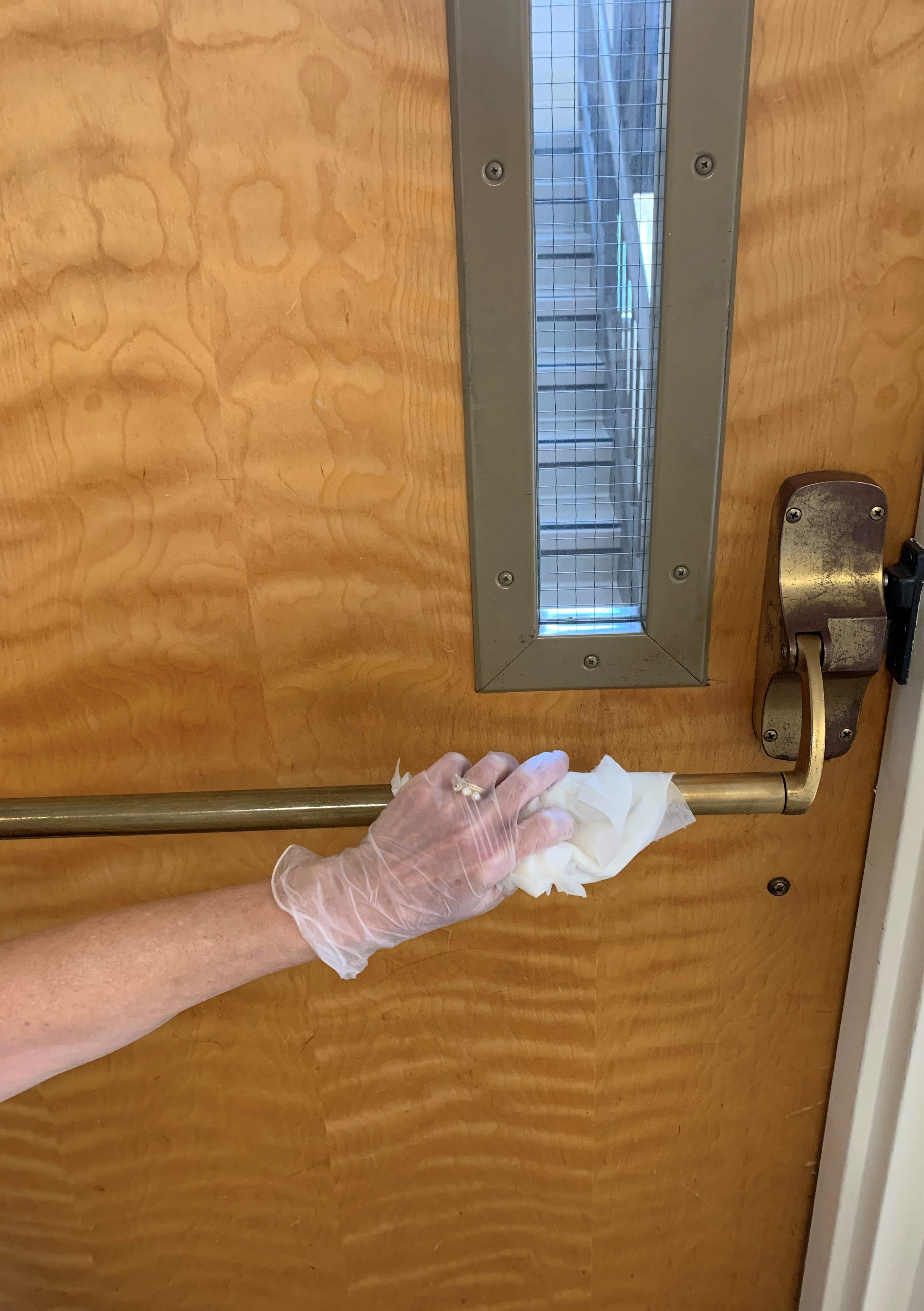 Pam sanitizing door handle2